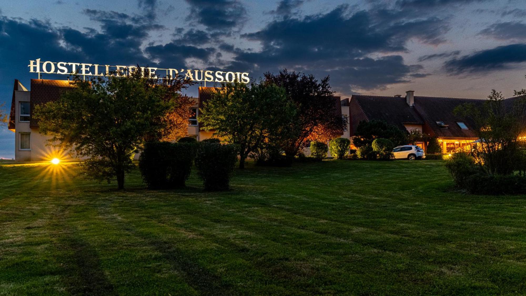 Logis Hostellerie D'Aussois Semur-en-Auxois Exterior foto